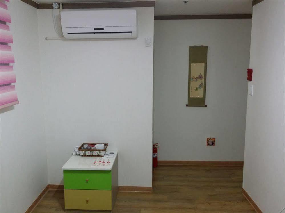Feliz Guesthouse, Seoul Station Экстерьер фото
